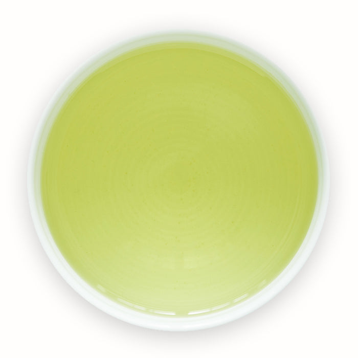 sencha_ouka_classic_green_tea_brewed_in_tea_cup