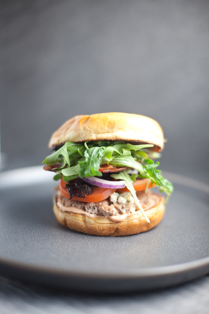 Blue Cheese and Fig Turkey Burger #healthy #macrofriendly #lillielovesmacros www.lillieeatsandtells.com