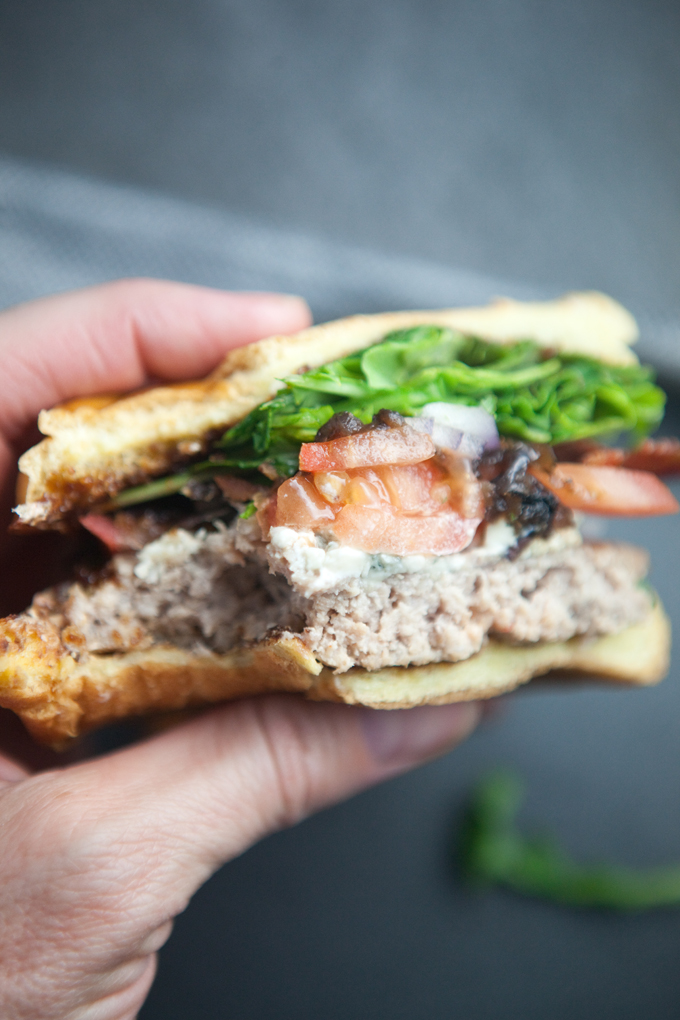 Blue Cheese and Fig Turkey Burger #healthy #macrofriendly #lillielovesmacros www.lillieeatsandtells.com