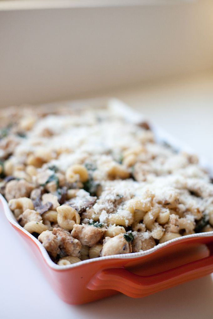 Skinny Macro Friendly Pasta Bake with chicken, mushrooms, spinach and cauliflower cream sauce
