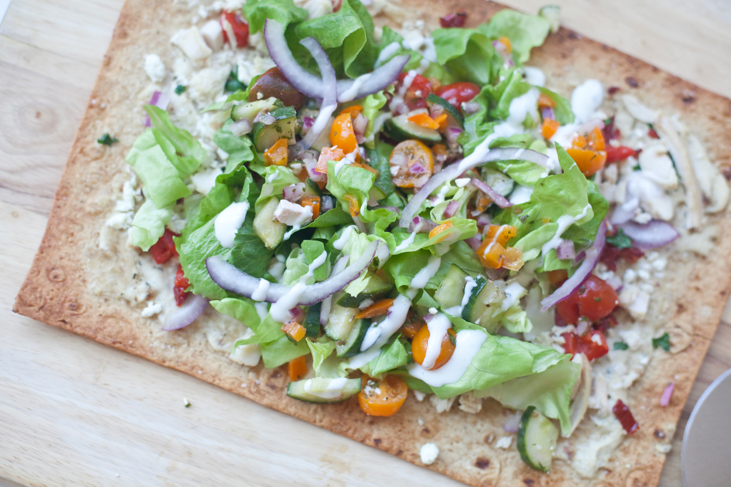 Super Skinny Greek flatbread pizza www.lillieeatsandtells.com