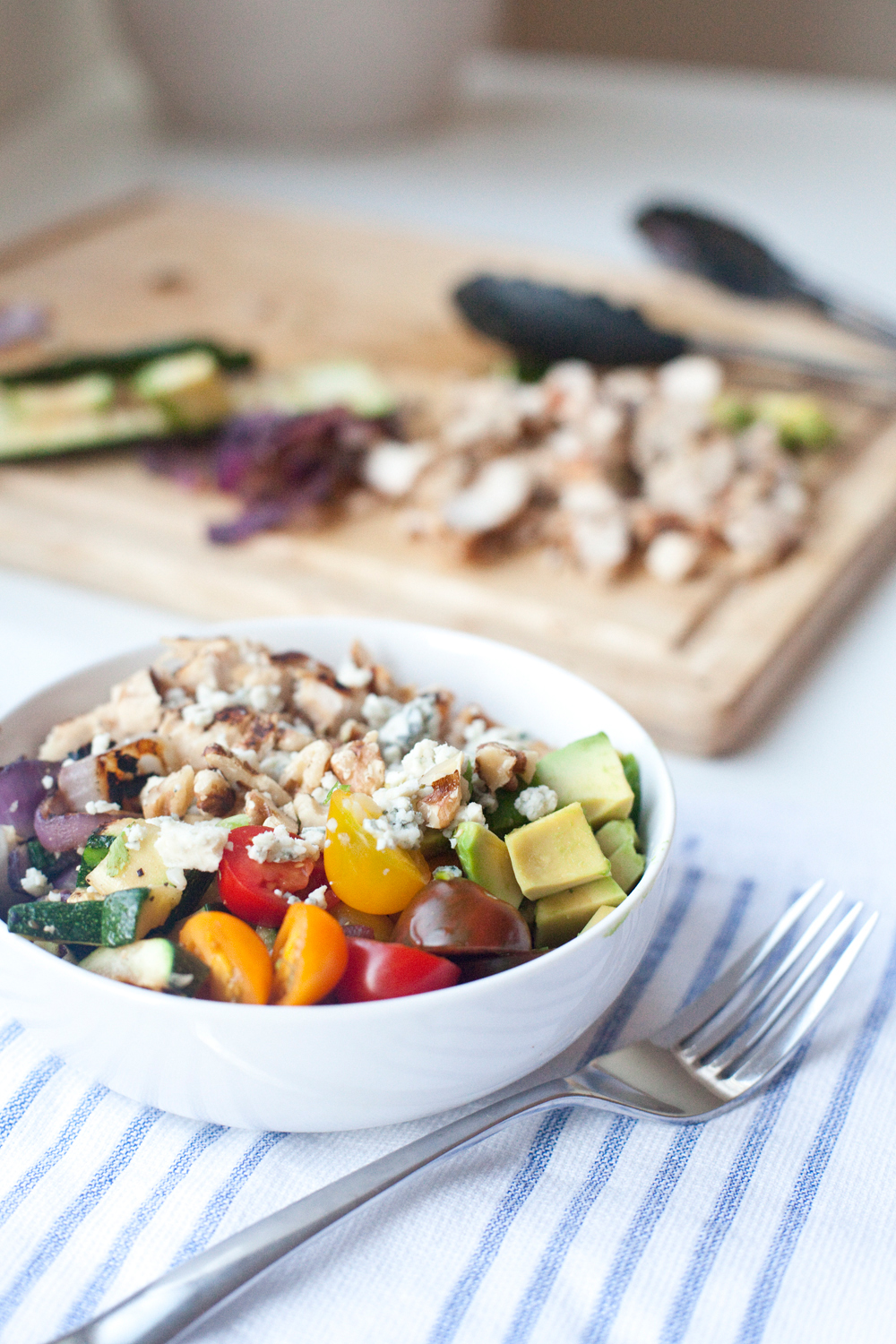 Macro- friendly rainbow bowl with roasted veggies and blue cheese www.lillieeatsandtells.com