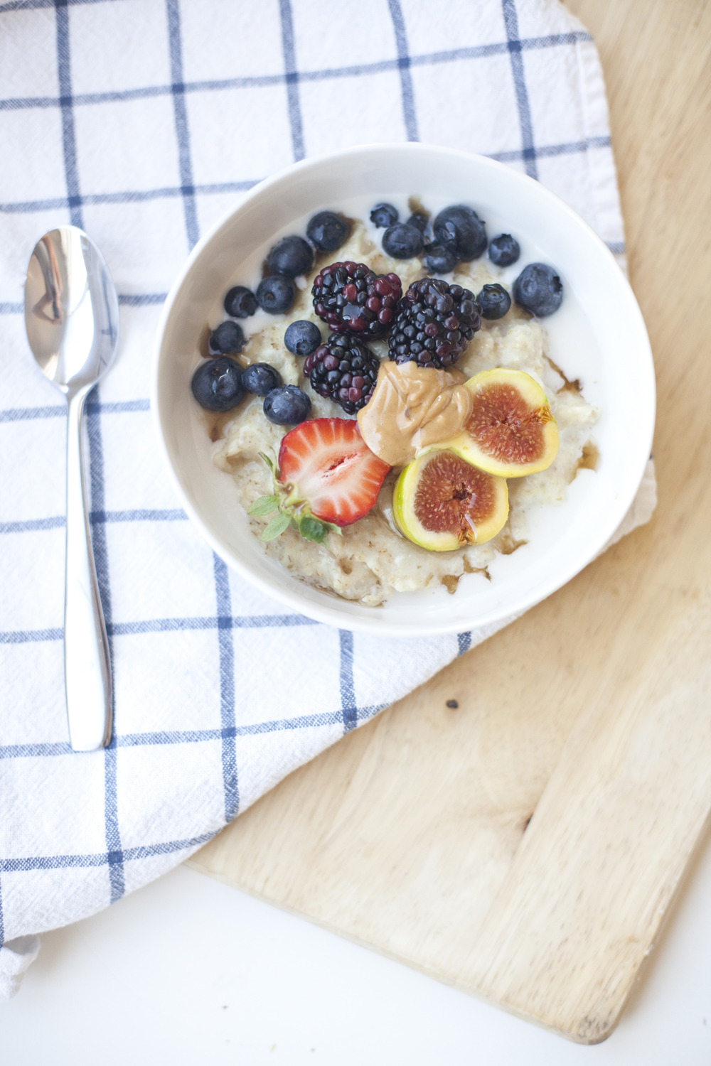 Protein Oatmeal with sneaky eggwhites www.lillieeatsandtells.com