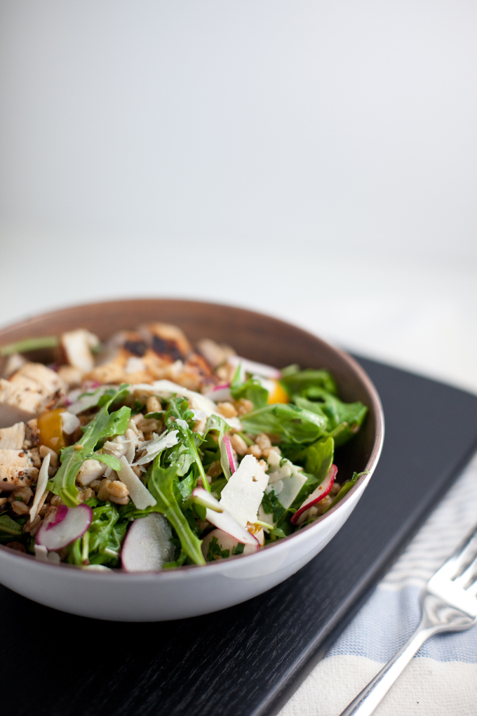 Farro, Arugula Salad with Lemon and Herbs- Macro Friendly www.lillieeatsandtells.com