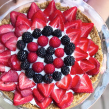 Greek Yogurt and Berry Tart www.lillieeatsandtells.com