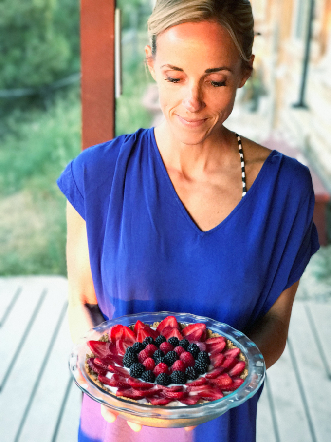 Greek Yogurt and Berry Tart www.lillieeatsandtells.com