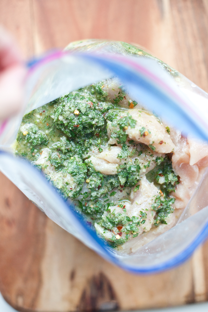 Greek Marinated Chicken Skewers #macrofriendly #light #healthy www.lillieeatsandtells.com