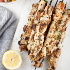 Greek Marinated Chicken Skewers #macrofriendly #light #healthy www.lillieeatsandtells.com