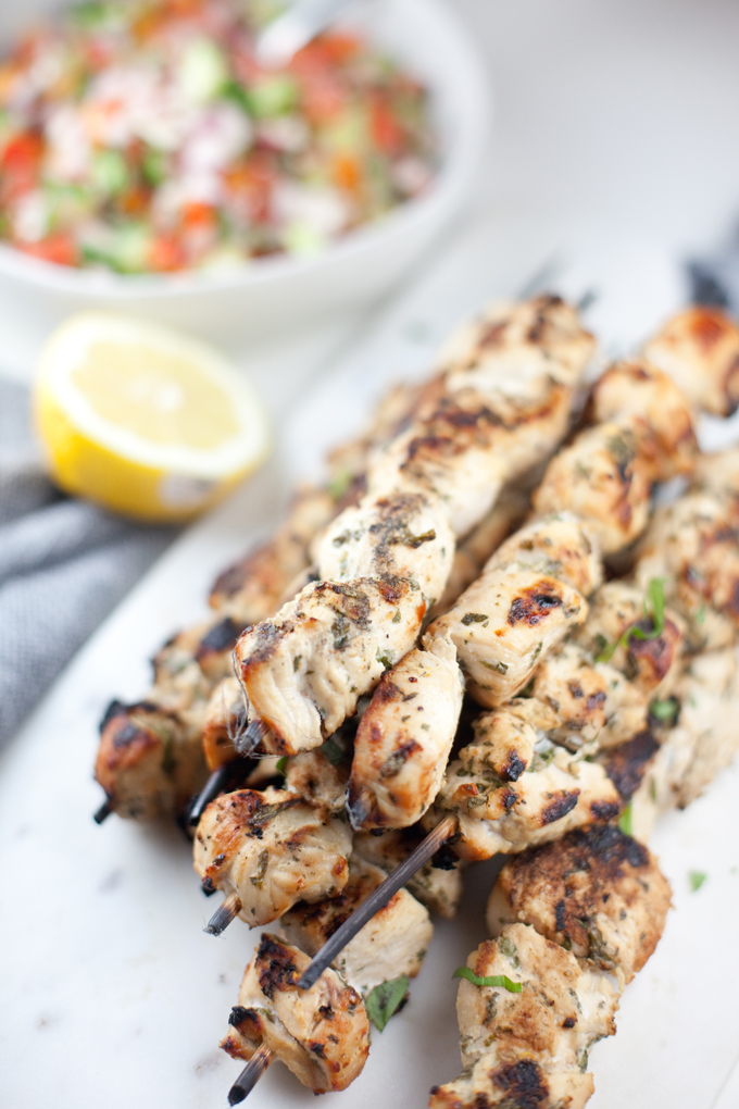 Greek Marinated Chicken Skewers #macrofriendly #light #healthy www.lillieeatsandtells.com