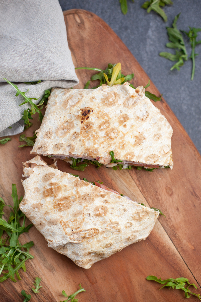 The Turkey Pepperjack Low Carb Crunch Wrap www.lillieeatsandtells.com #macrofriendly #macrofriendlyrecipes #weightwatchers #cutdacarb #lowcarb