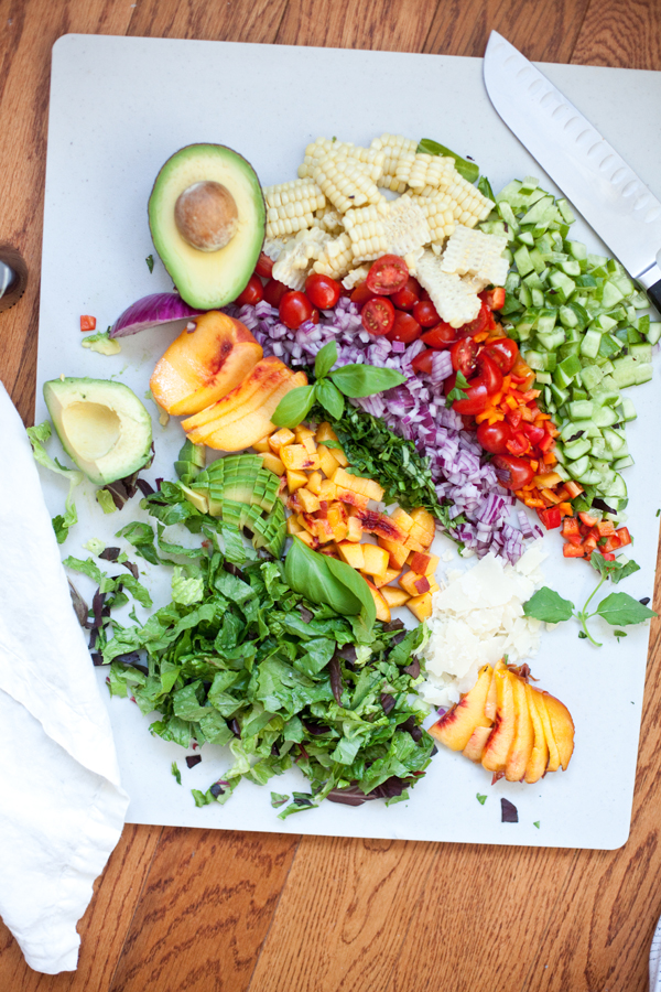 My Favorite Veggie and Peach Chopped Salad www.lillieeatsandtells.com #macrofriendly #macrofriendlyrecipes #healthyrecipes #choppedsalads #weightwatchersrecipes