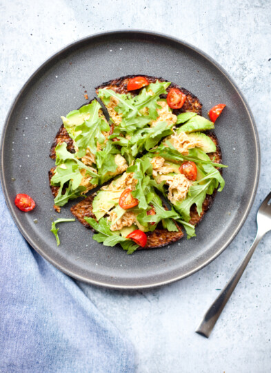 Try this quick and easy pizza recipe! www.lillieeatsandtells.com