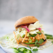 Try this easy and macro friendly buffalo chicken sandwich. www.lillieeatsandtells.com