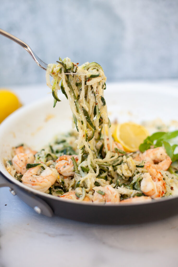 This Lemon Ricotta Shrimp recipe is macro-friendly with its zoodles! www.lillieeatsandtells.com
