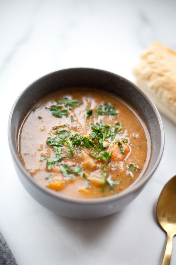 This beef and veggie soup is macro-friendly and easy to make. www.lillieeatsandtells.com