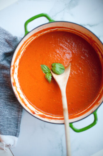 macro-friendly soup. www.lillieeatsandtells.com