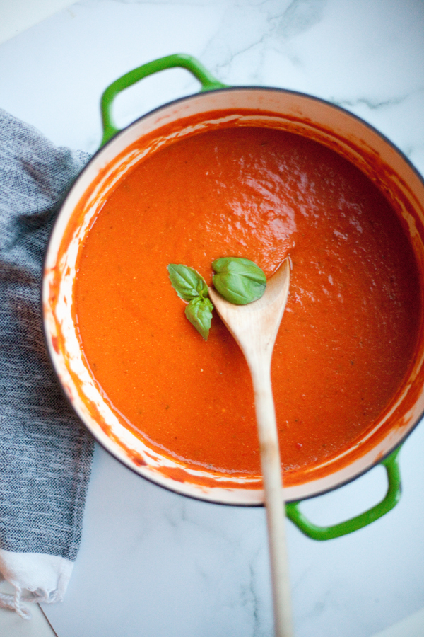 macro-friendly soup. www.lillieeatsandtells.com