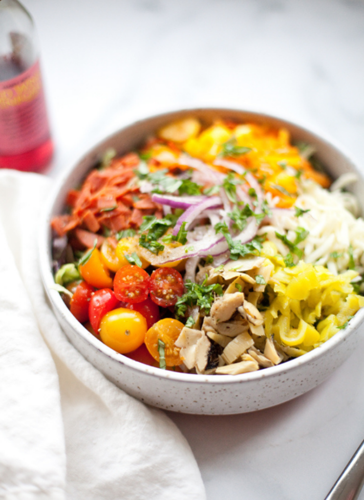 I love a big, crunchy bowl of salad. Especially when it tastes like pizza! www.lillieeatsandtells.com