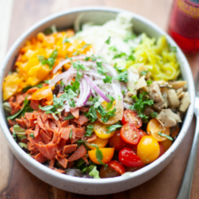 There's nothing better than a good, quick, delicious chopped salad. www.lillieeatsandtells.com