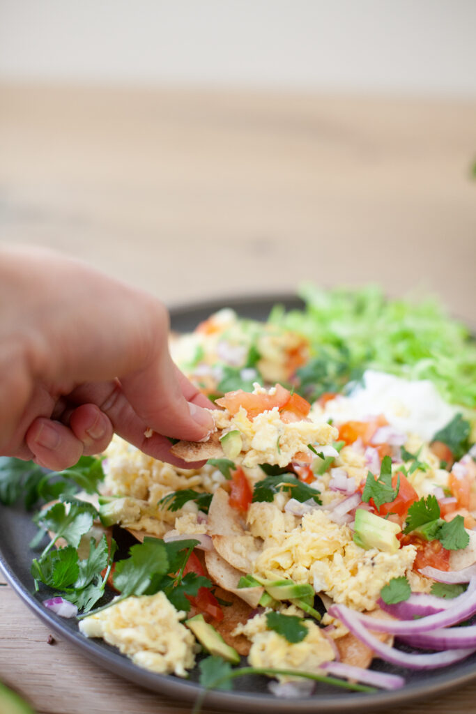 Healthy version of nachos for the macro counters and trackers. www.lillieeatsandtells.com