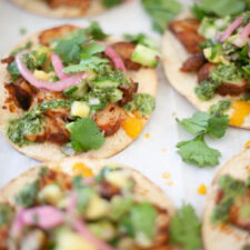 Try these macro-friendly tostadas with pineapple salsa and chimichurri sauce. www.lillieeatsandtells.com