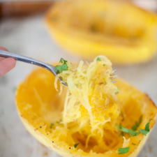 The Best roasted spaghetti squash www.lillieeatsandtells.com