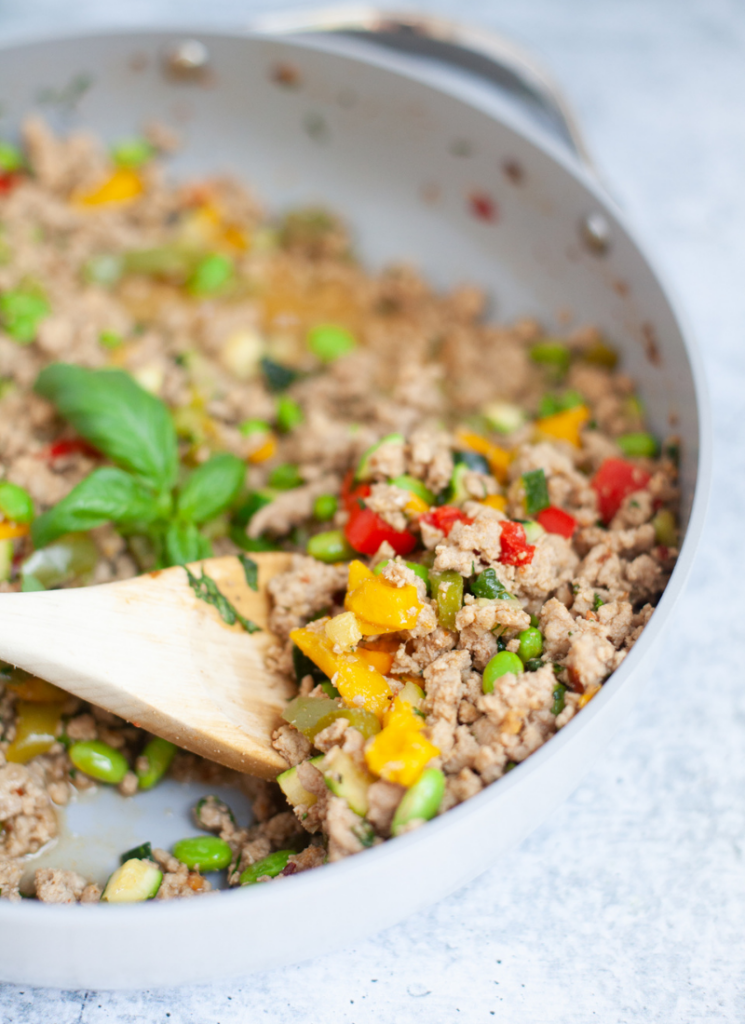 All the fresh flavors are in this Thai veggie skillet with ground turkey www.lillieeatsandtells.com