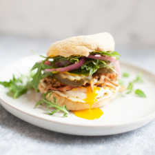 This breakfast sandwich will fit your macros. www.lillieeatsandtells.com