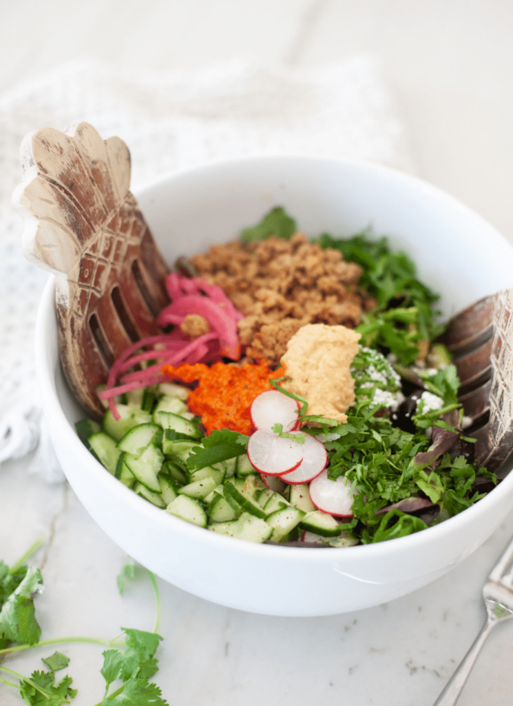 Grab your favorite bowl and get chopping for this amazing taco salad www.lillieeatsandtells.com