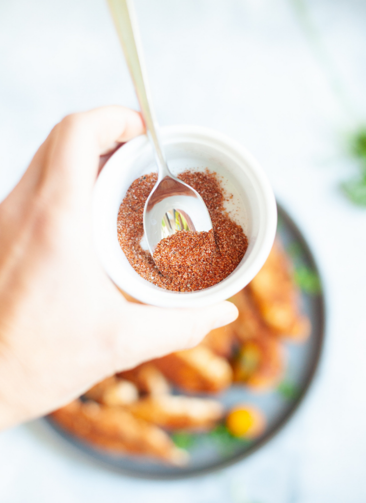 This blackened chicken dry rub is so easy to make and packs a real flavor punch. www.lillieeatsandtells.com