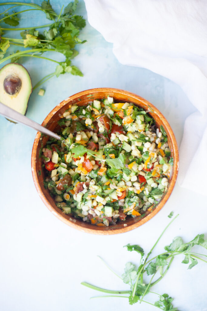 This fresh and easy corn salsa comes together quickly! www.lillieeatsandtells.com