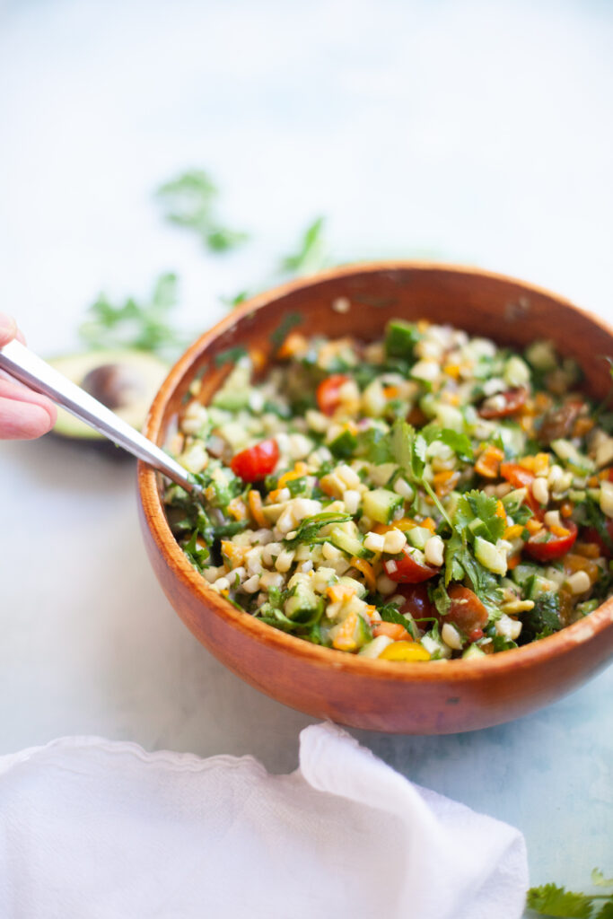 This corn salsa uses all the fresh flavors of summer. www.lillieeatsandtells.com