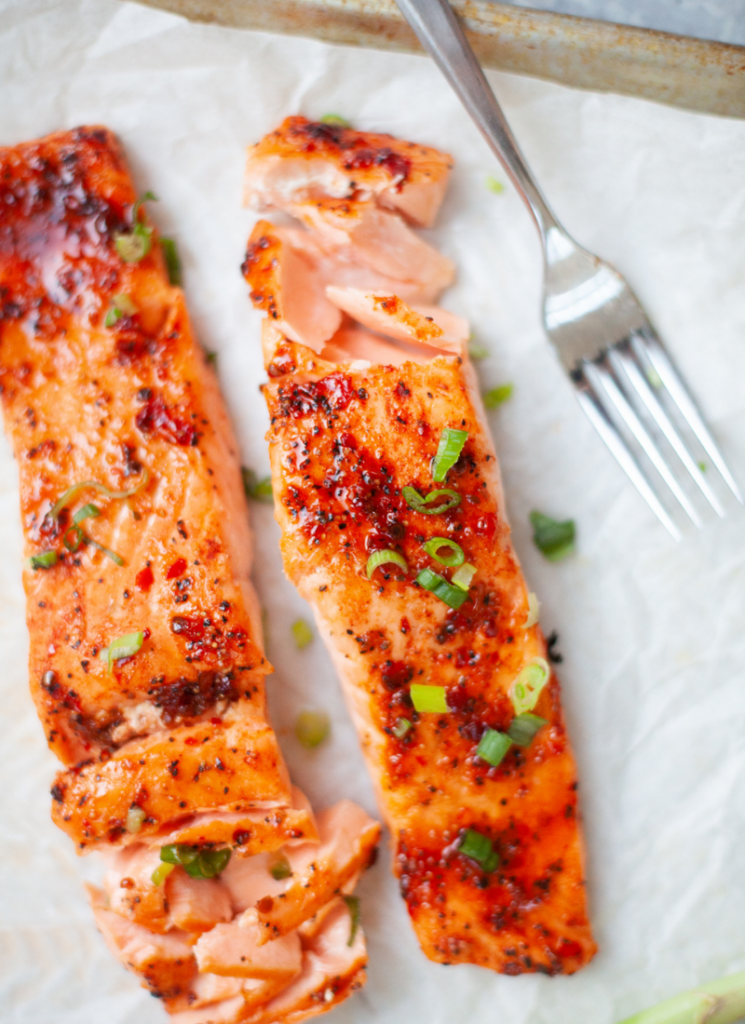 The whole family will love this sweet chili salmon. www.lillieeatsandtells.com