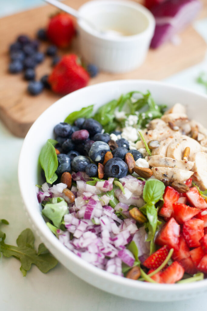 easy and macro friendly berry and goat cheese salad by www.lillieeatsandtells.com