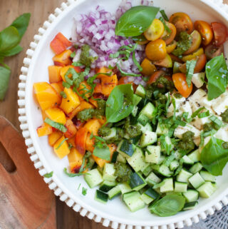 macro friendly peach chopped caprese salad recipe by www.lillieeatsandtells.com