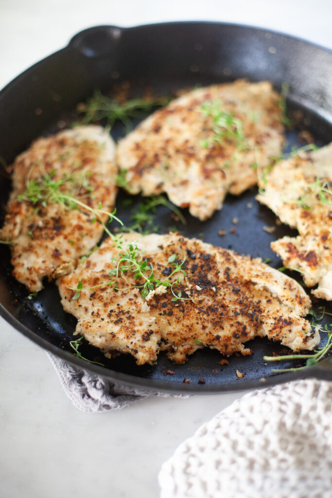 Crispy Garlic and Thyme Chicken recipe by www.lillieeatsandtells.com