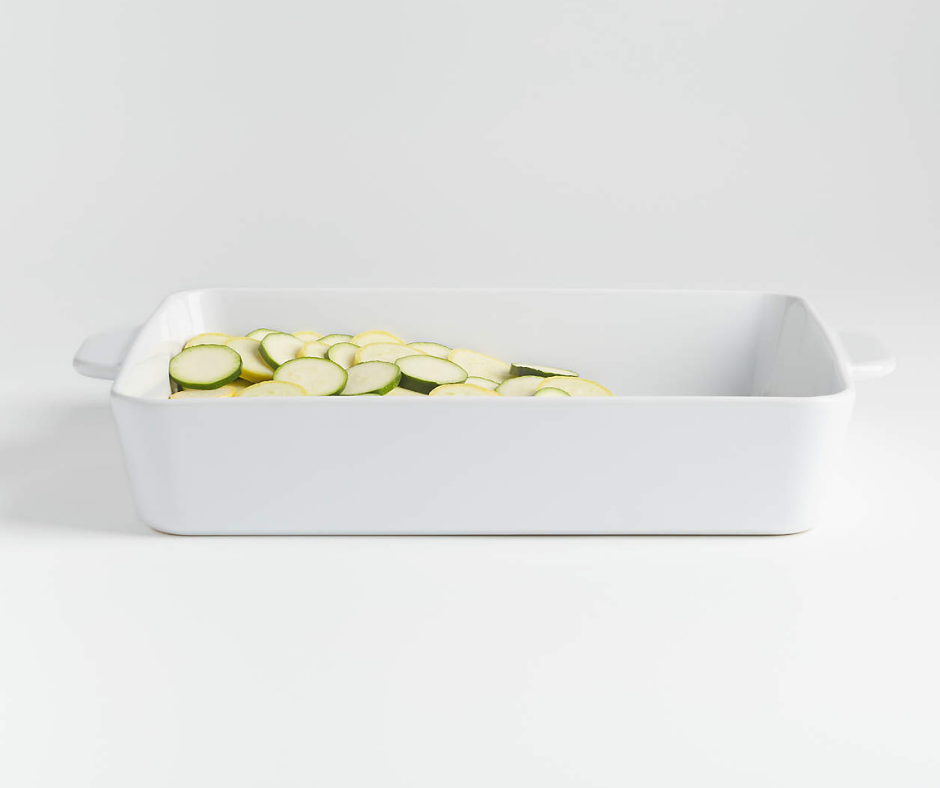This lasagna pan is so versatile, which is why it's on my list of favorite kitchen tools www.lillieeatsandtells.com
