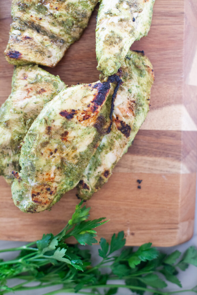 Green Goddess Grilled Chicken with fresh parsley by www.lillieeatsandtells.com