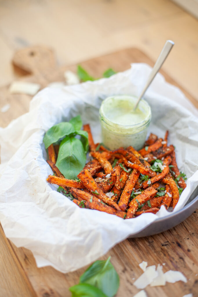 Basil yogurt dipping sauce perfect for roasted carrots and veggies. www.lillieeatsandtells.com