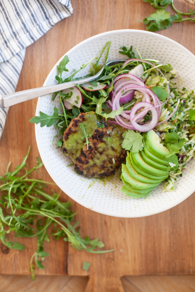 Macro-friendly and delicious Veggie Packed Turkey Burger with Green Goddess Slaw. www.lillieeatsandtells.com