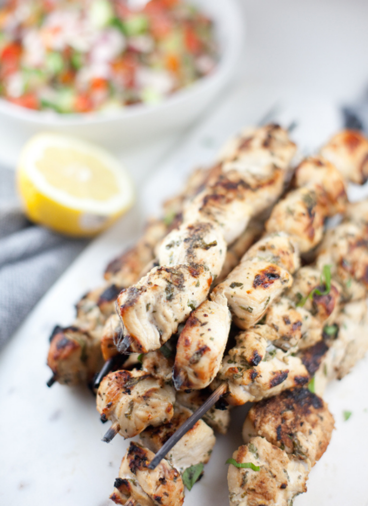 What food are you planning to have in your Super Bowl spread? Check out my macro-friendly Super Bowl round up for ideas. www.lillieeatsandtells.com
