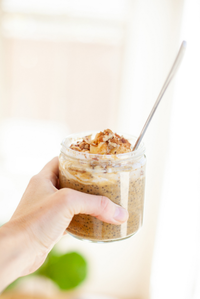 Try this macro-friendly overnight pumpkin chia protein pudding. www.lillieeatsandtells.com