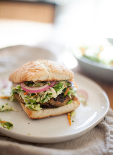 If you love all things fresh, try my macro-friendly Green Goddess Veggie Turkey Burger on Ciabatta. www.lillieeatsandtells.com
