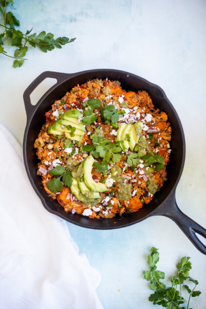 You have to try this comforting macro-friendly sweet potato chipotle rotisserie chicken skillet. www.lillieeatsandtells.com