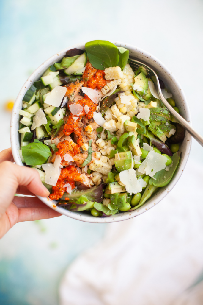 If you love all things fresh, try my macro-friendly salmon romesco salad. www.lillieeatsandtells.com