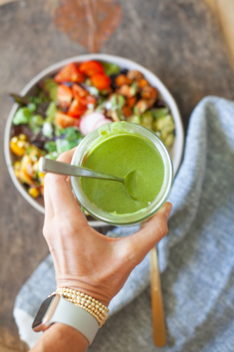 healthy sauce that is full of flavor www.lillieatsandtells.com