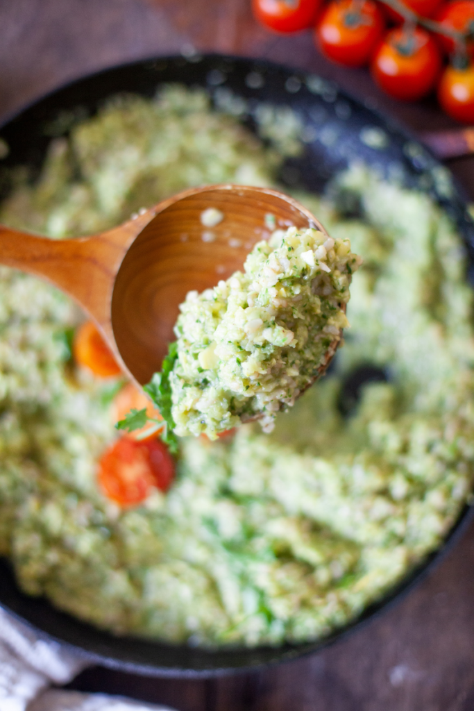 low carb herbed zucchini rice www.lillieatsandtells.com