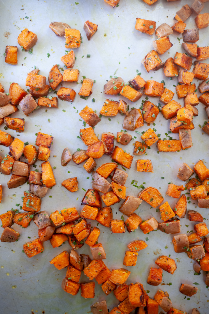 seasoned sweet potatoes www.lillieatsandtells.com