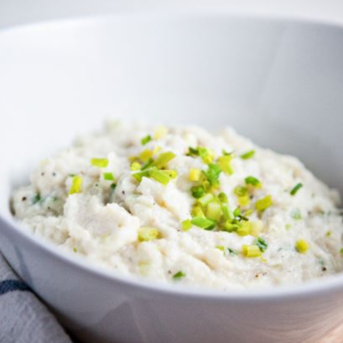 garlic cauliflower mash www.lillieeatsandtells.com