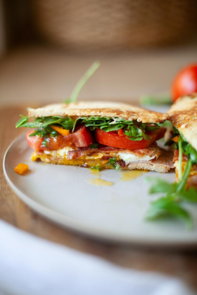 fried egg BLT www.lillieeatsandtells.com